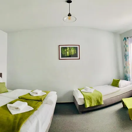 Séjour chez l'habitant Gosciniec Kowalova *